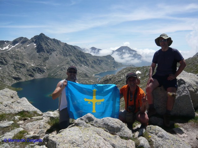 Coronando la collada Dellui