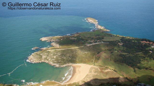 Cabo Cebollero o Punta de Sonabia y Playa de Valdearenas o Sonabia desde Arcos de Llanegro u Ojos del Diablo