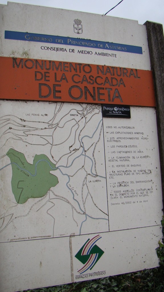 Panel Informativo Monumento Natural Cascada de Oneta