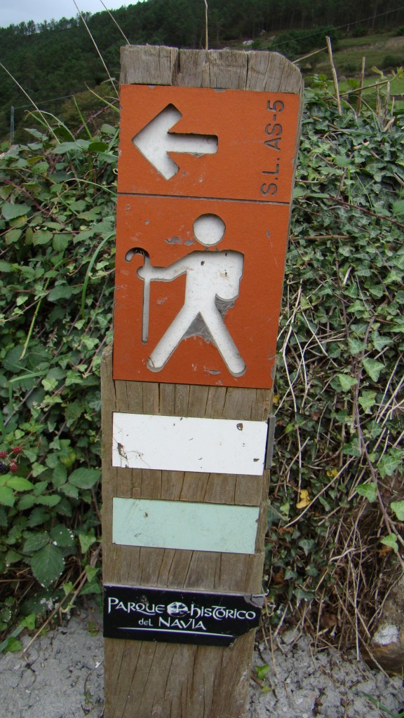 Poste indicador ruta Cascada de Oneta