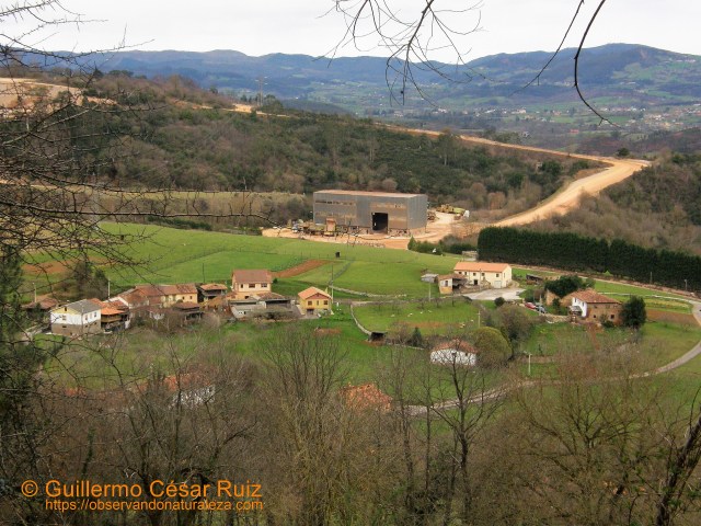 Llugarín y entrada instalaciones Arcelor-Mittal España, S.A.
